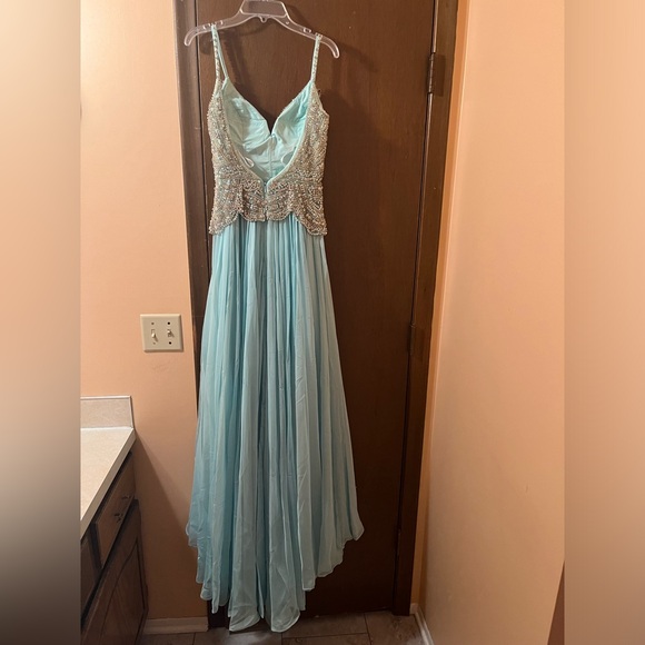 Mac Duggal 50392 Mint Crystal Bodice Gown - Picture 4 of 11